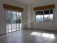 شقة للبيع اللاذقية حي الازهري تجهيز جيد جدا 