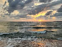 أرض للبيع/بحرية مع رخصة سياحية/طرطوس-جنوب مجمع شاهين