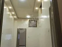 للبيع شقة واجهة 130م طابق اول فني 3 غرف و صالون/حماه جنوب الملعب 