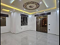 منزل مجهز ب أكساء ممتاز للبيع 