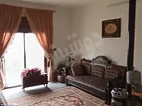 شقة بحي المريجة طابق ثالث اكساء جيد مهوي 