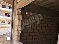 للبيع شقة بلكون اول عضم مساحة100م/القامشلي _الكورنيش 