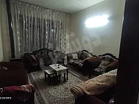 للبيع شقة واجهة 90م اول فني 3 غرف و صالون/جنوب الملعب بناء سلسال