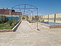 للبيع مزرعه جاهزة سند تمليك 800 م /الرقة _ حي الطيار