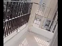 للبيع شقة جاهزة بلكون ثالث سطح مشترك115م/القامشلي _السياحي
