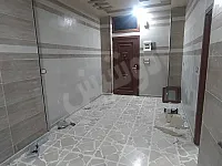 للبيع شقة ديلوكس 100م طابق اول فني 4 غرف و صالون/حماه حي الحسنيات 