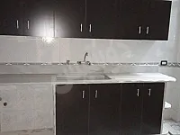 للبيع شقة حمص حي الورود شارع صالة مرهف تجهيز ممتاز 