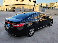 للبيع سيارة آزيرا غراند 2011 كاملة بدون فتحة 