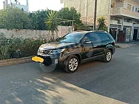 Kia Sorento 2015  في حماة - SUV باللون الأسود