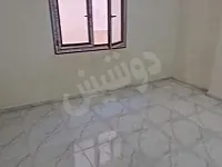 للبيع شقة 77م طابق 3/ غرفتين ومنافع/قبلة الدانا شارع مدرسه الاندلس 