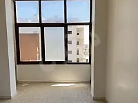 للبيع شقة 140م طابق 4 اربع غرف حرات و منافع / إدلب حي القصور 