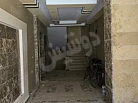 للبيع شقة عالعضم حمص الانشاءات شارع الكرامة الرئيسي موقع مميز 