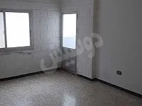 للبيع شقة حمص وادي الدهب شارع تغلب الرئيسي تجهيز جيد 