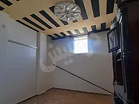 للبيع شقة 90م طابق 2 فني زاوية 3 غرف و صالون/القصور شرق صالة القصور 