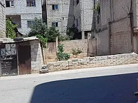 للبيع ارض سكنيه حمص حي الورود فرب صالة مرهف موقع مميز 