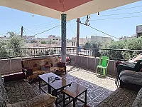 للبيع شقة 200م طابق اول فني 3 غرف و صالون/حماه سلمية شمال دوار زغرين
