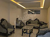 للبيع شقة ارضية ديلوكس مفروشة 225م+كراج/ 6 غرف/بالشريعة خلف المؤسسة 