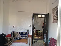 للبيع شقة 100م طابق 3 فني/ 3 غرف و صالون+حصة سطح/حماه جنوب الملعب 