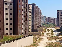 للبيع شقة سكن الشباب اتوستراد الثورة اكساء٨٠% طابق رابع فني