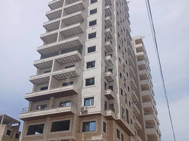 للبيع شقة سكنية على الهيكل اكساء حجر خارجي في اللاذقيه ضاحية الزيتونة 