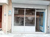 للبيع محل تجاري حمص تفرعات استراد حي الورود تجهيز جيد 