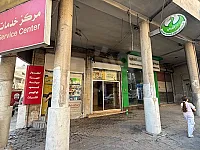 محل تجاري للإيجار بموقع مميز - شارع الجلاء مقابل موقف الراس