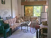 للبيع شقة 110م/ط اول فني/غرفتين وصالون و تراس / سلمية بمركز المدينة 