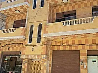 للبيع بناء 3طوابق حمص شارع اسكندرون جانب شعبة التجنيد تجهيز جيد جدا 