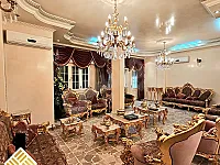 للبيع شقة ارضية 200م/ 5 غرف و برندتين/حماه مقابل نزلة جامع السلام 