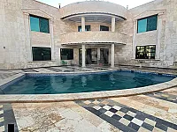 للبيع مزرعة طابقين ديلوكس 1200م وبناء 250م/طريق حمص مقابل مطعم سيزر