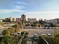 للبيع شقة حمص قرب المدينة الجامعية والمركز الثقافي تجهيز ممتاز 