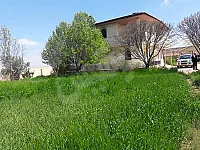 للبيع شقة ارضية 125م/ ثلاث غرف+محل 20م/سلمية شمال مدرسه القادسية 