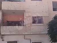 للبيع شقتين حمص حي النازحين مقابل مدرسه سعيد بن عامر تجهيز جيد 