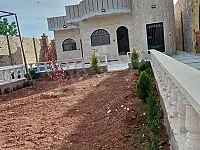 للبيع مزرعة 500م و بناء 100م/ مخدمة بالكامل/حماه حي الضاهرية