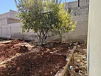 للبيع ارض مسورة 1000 متر فيا غرفة عضم/ حماه حي الضاهرية 