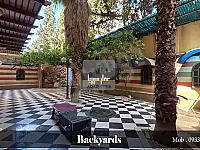 شقة للبيع/19749/ مزة فيلات ش -بحديقة 300 م²وداخلية 200متر/3طوابق 