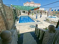 للبيع مزرعة طابقين2147م و بناء250م/مخدمة ديلوكس/ حماه حي الضاهرية 