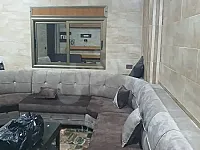 للبيع شقة مفروشة 140م/طابق 3 فني/ 3 غرف و صالون/حماه مقابل كازية دبج