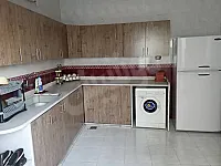 للبيع شقة حمص حي المريجة خلف الجامع تجهيز ممتاز 