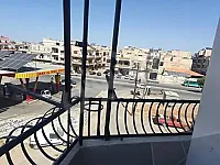 للبيع شقة حمص الزهراء جانب كازية دراق السباعي تجهيز سوبر ديلوكس 
