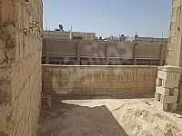 بيت عربي للبيع في سبينه - 3 طوابق، 5 غرف وصالتين