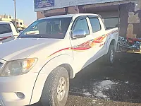 تويوتا هايلوكس 2007 مستعملة دفع رباعي للبيع في اعزاز بسعر 12000$