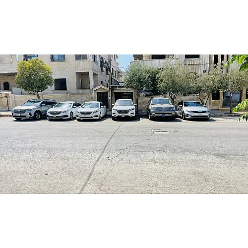 العقاد 