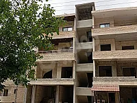 شقة للبيع في صلنفة عين البيضة الشارع الرئيسي بناء حديث تجهيز ممتاذ 