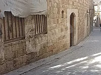 قريب من التلل والسليمانية بقلب العزيزية يصلح لاستثمار اي مشروع