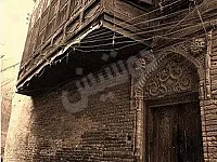 للبيع ببت عربي في حي الميدان خلف باب مصلى
