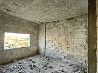 شقة للبيع مقابل مدرسة هيثم عصايه في حماة مساحة ١٨٠ متر ٥ غرف وصالون