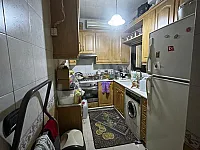 بيت للبيع منطقة الشعلان طابق اول يصلح لان يكون سكني او تجاري