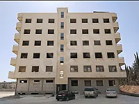 للبيع شقة في أشرفية صحنايا..((توسع المساكن))عند جامع المحمود