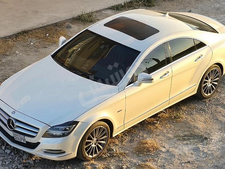 سيارة مرسيدس cls 350 لون ابيض لؤلؤي بقوة حصانية 306 